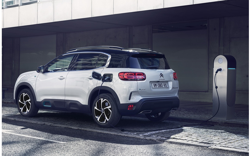 ついに C5 AIRCROSS SUV PLUG-IN HYBRID 登場！！